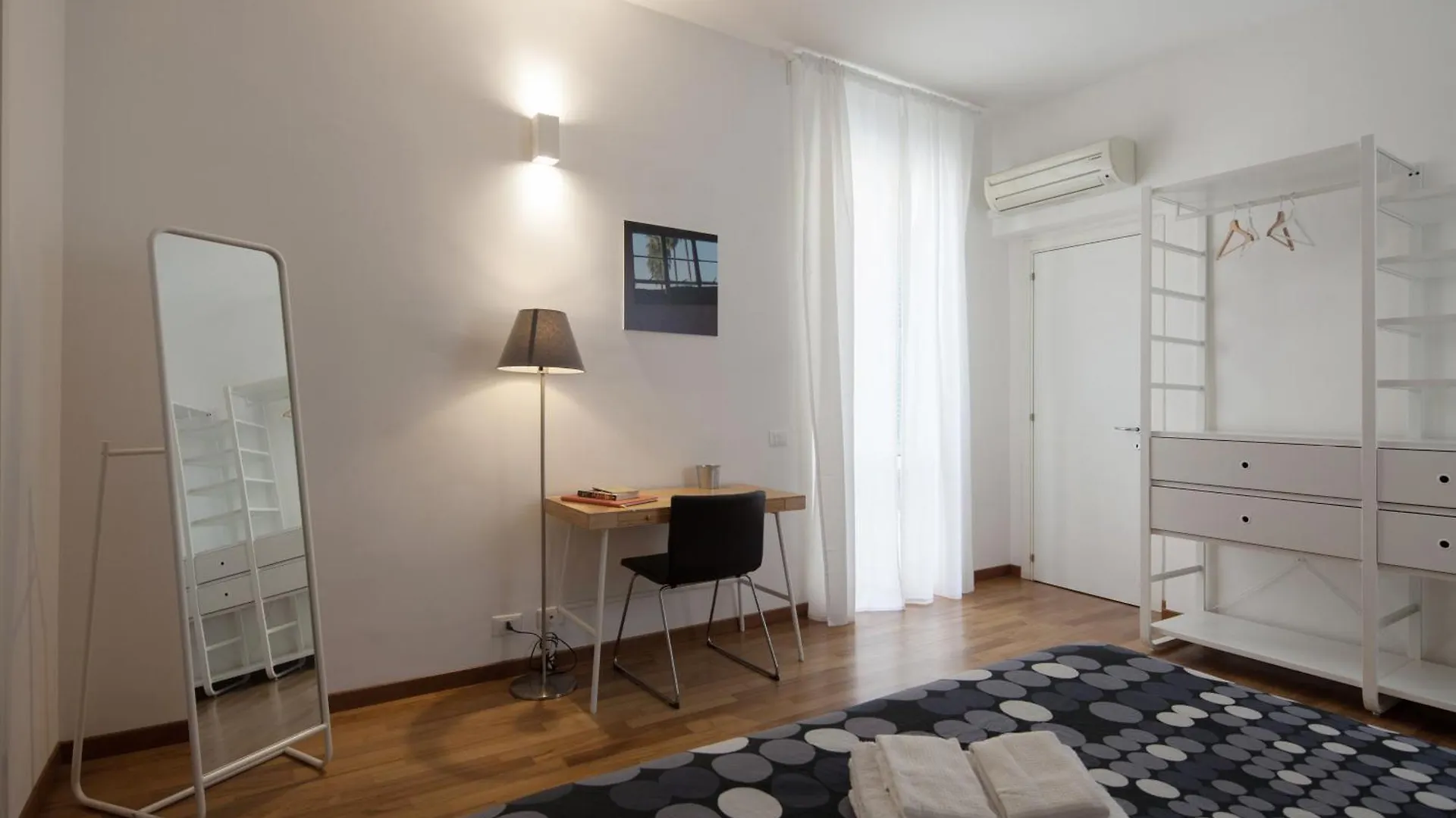 Apartment La Spezia City Center Apartment: Modern Rooftop Terrace near Cinque Terre Station