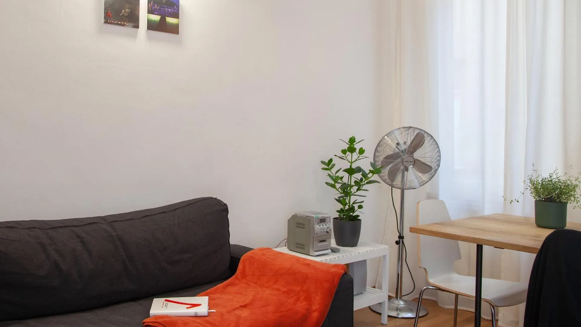 La Spezia City Center Apartment: Modern Rooftop Terrace near Cinque Terre Station
