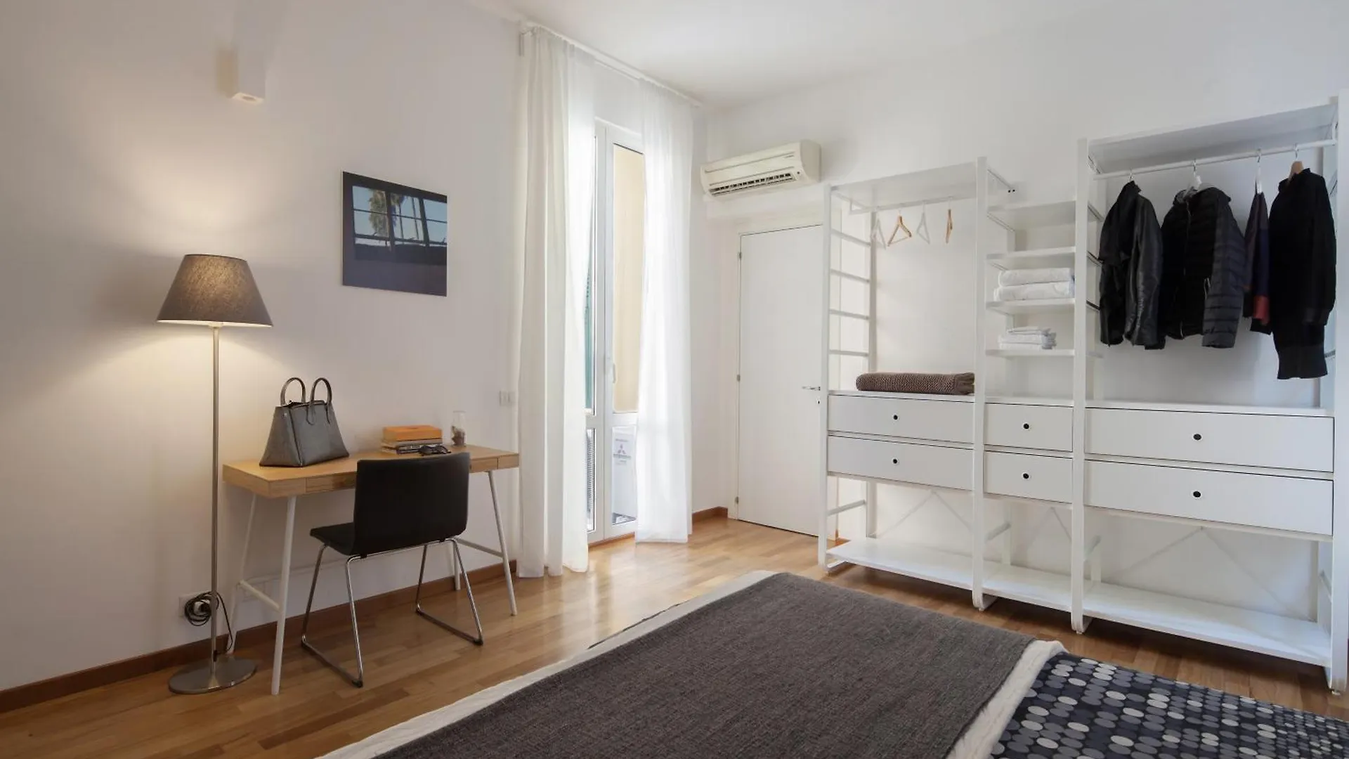 La Spezia City Center Apartment: Modern Rooftop Terrace near Cinque Terre Station 0*, La Spezia