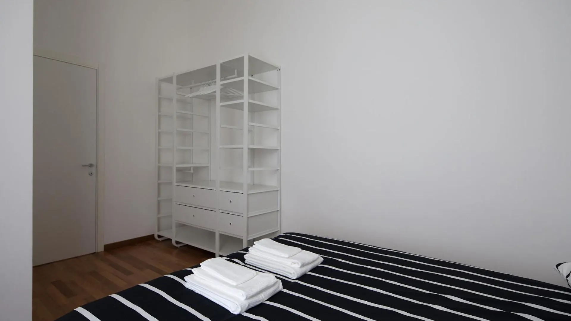 La Spezia City Center Apartment: Modern Rooftop Terrace near Cinque Terre Station Italy
