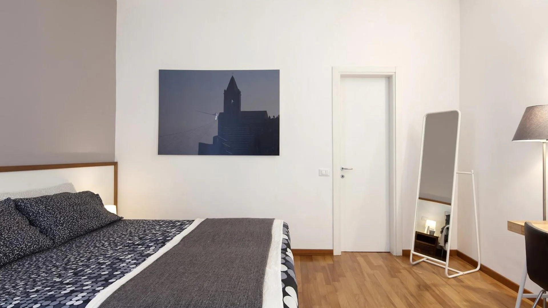 Apartment La Spezia City Center Apartment: Modern Rooftop Terrace near Cinque Terre Station Italy