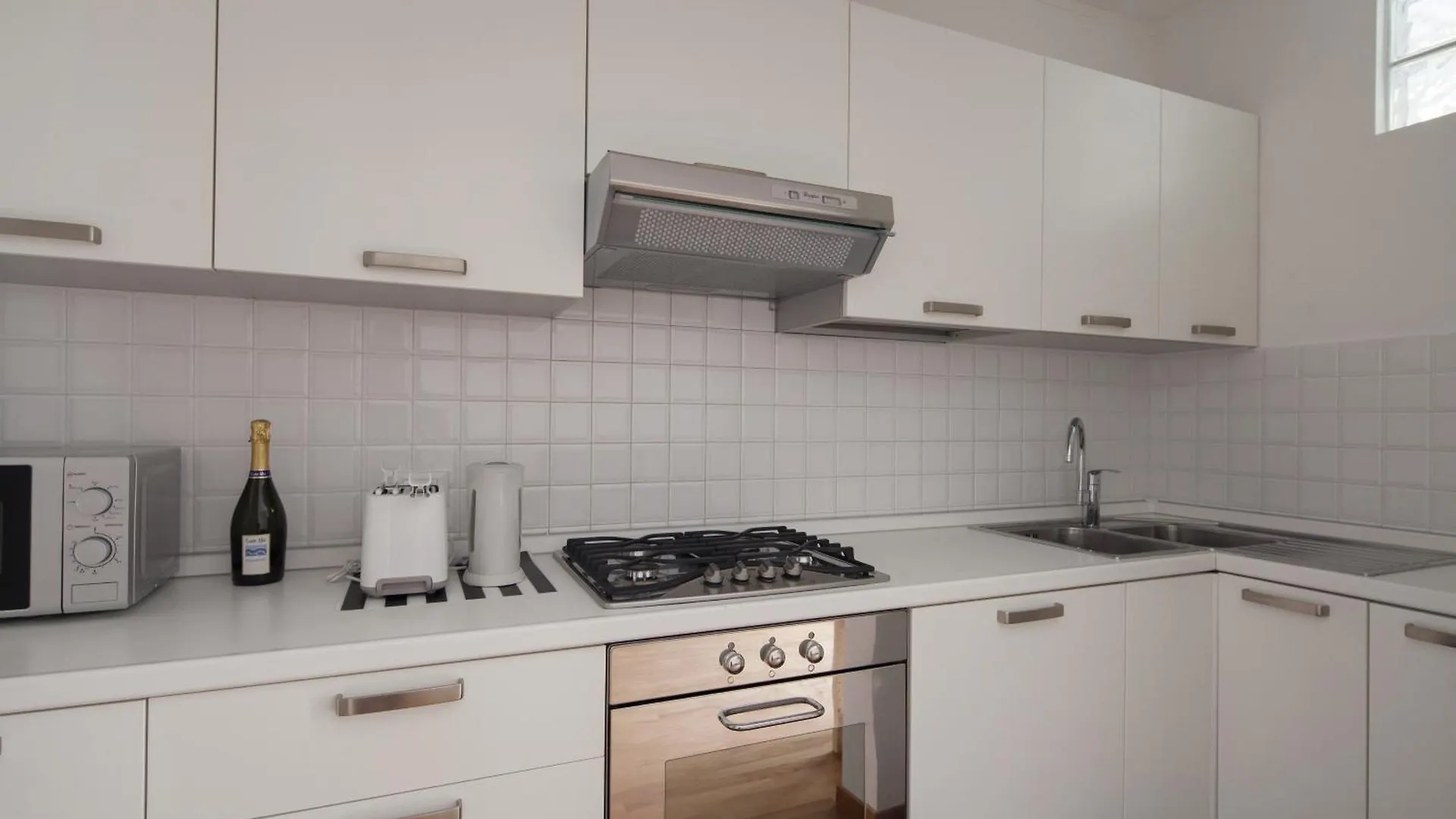 Apartment La Spezia City Center Apartment: Modern Rooftop Terrace near Cinque Terre Station