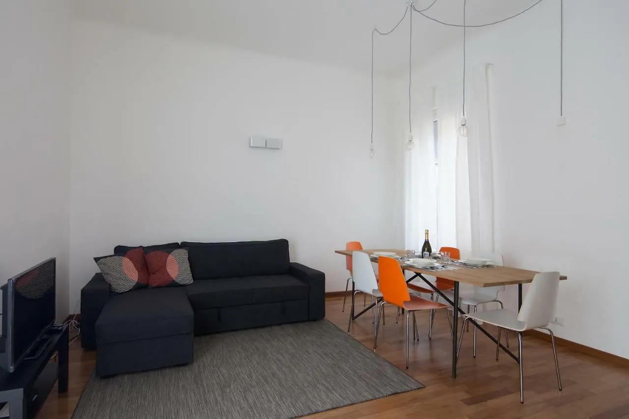 La Spezia City Center Apartment: Modern Rooftop Terrace near Cinque Terre Station Apartment La Spezia